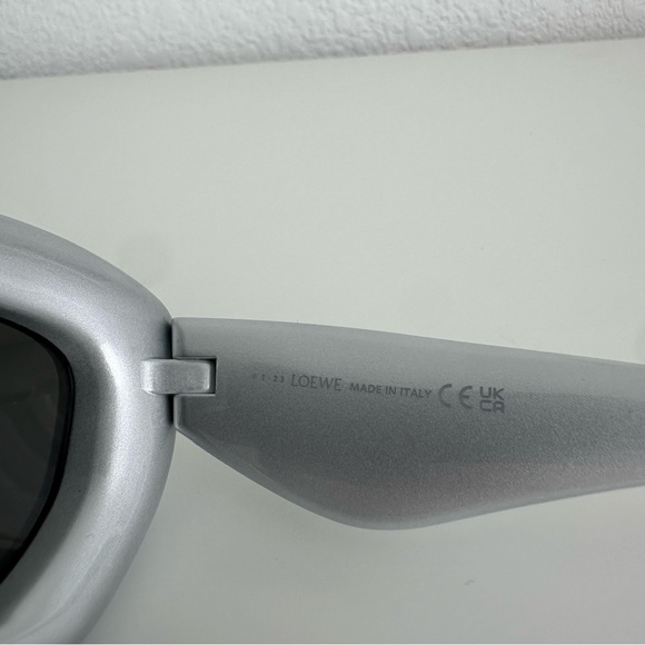 NEW!!! Loewe LW40117I 20C sunglasses Authentic Retail 395$ - Picture 4 of 5